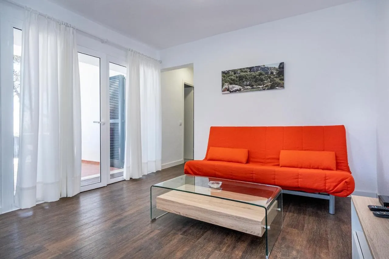 Apartamentos Llebeig Cala Santandria